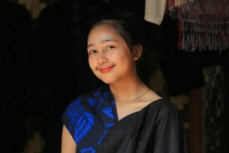 Biodata Lengkap Sarti Baduy