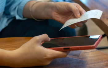 Apakah FinPlus Bisa Cair Malam Hari? Review Jawaban