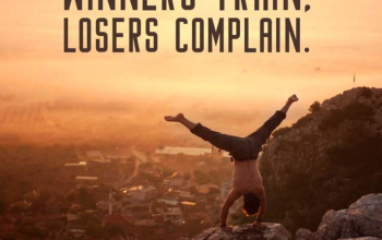 Arti Winners Train Losers Complain dalam Bahasa Indonesia