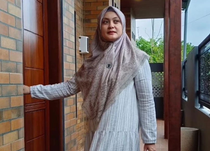 Siapa itu Regina dan Tracy Trinita Pingkan (Pinkan) Gadis Sampul?