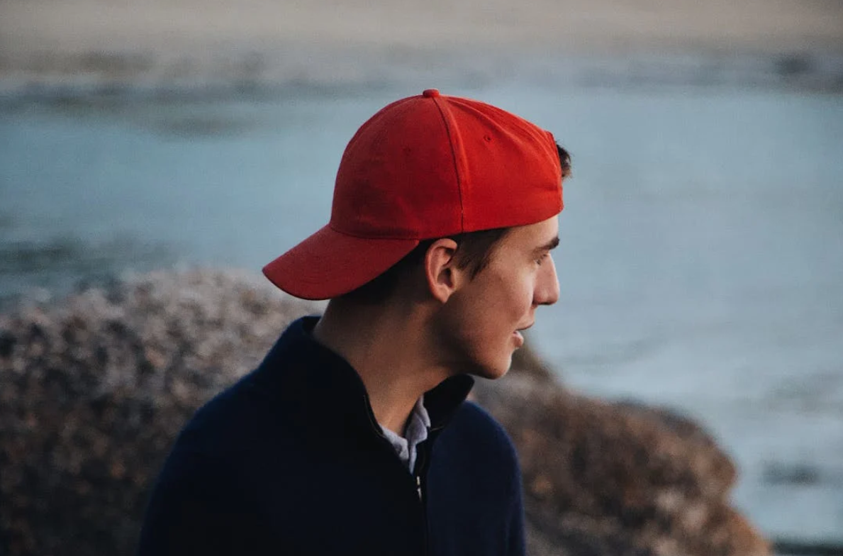 Siapa itu Topi Merah Content Creator