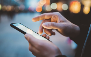 Terjemahkan Send a Pro Gift to Friends and Unlock Free Pro Together dari Inggris