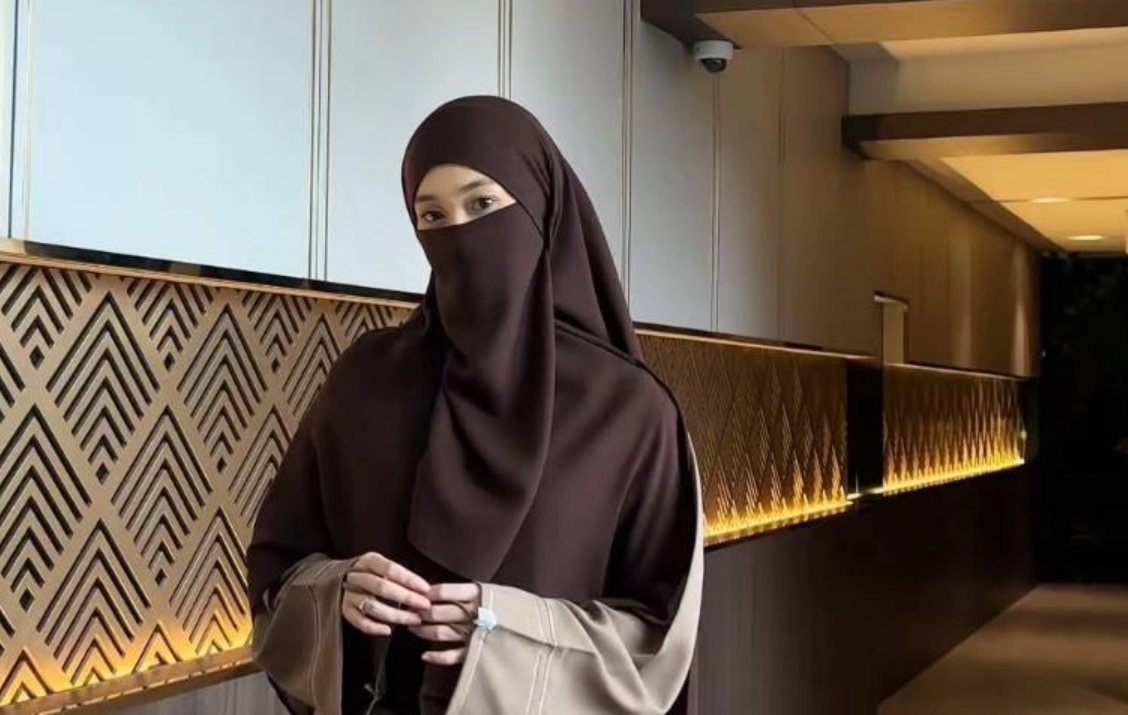 Tina Agustin (Tinandrose) Anak Siapa dan Orang Mana?