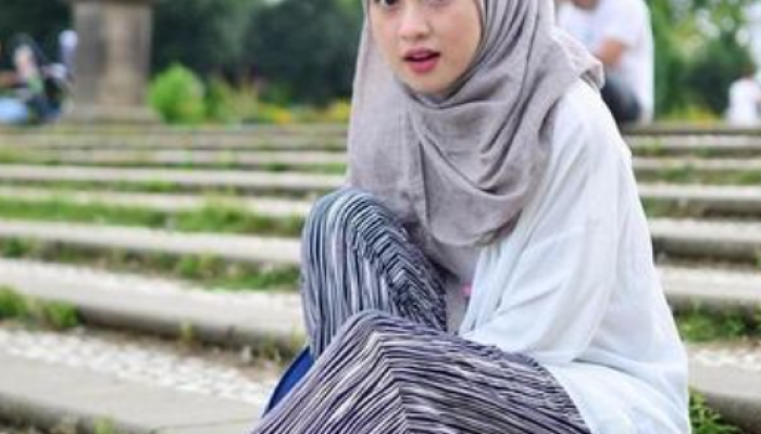 Pashmina dan Dede Holic Artinya Apa Bahasa Gaul? Jawaban Ada