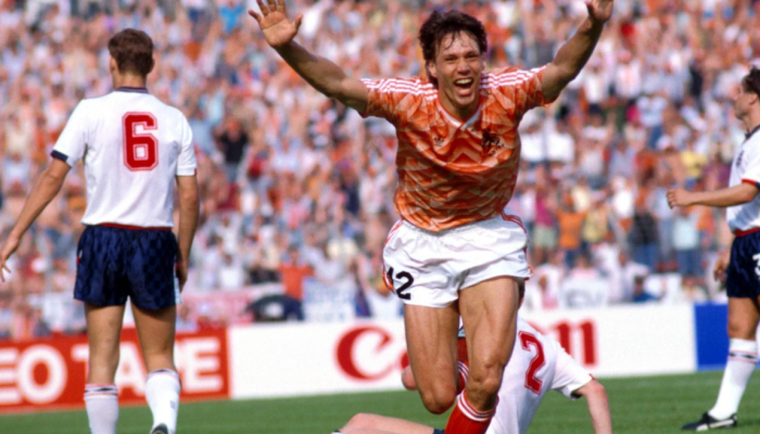 Who Scored The Famous Winning Goal For The Netherlands in The UEFA Euro 1988 Final? Answer